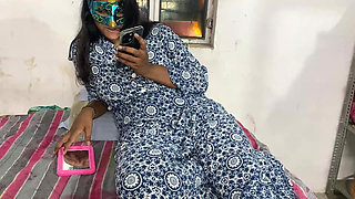 Indian Bhabhi Ne Apne Boyfriend Ko Call Kar ke Bulaya Aur Bathroom Me Kiya Sex. Clear Hindi Audio
