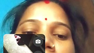 Mera beau ne mujhe dekh ke muthi mara