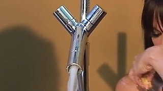 Catalina Cruz - Taking a Warm Lesbian Bath