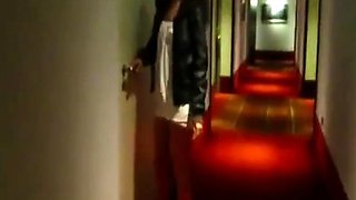 Amateur Girl Gives Blowjob in Public