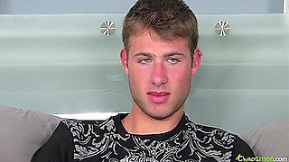 Solo: Begging For Attention: Kanes Tantalizing Ass