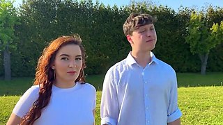 Suzie Sparklez has a pretty ass and she fucks in public