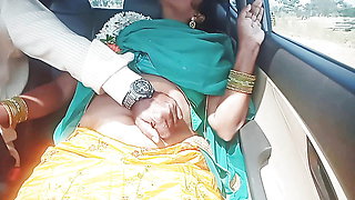 Telugu dirty talks car sex, telugu saree aunty romantic sex with STRANGER part 1