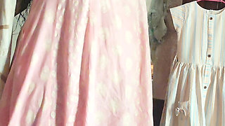 Desi chubby mum, creaming her sexy body