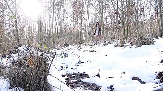 Sweet long-legged model Ria Sunn is pissing right on the snow