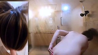Allie Tight The MILF Demonstrating Her Legendary Gripping
