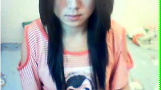 Korean Girl Masturbates on Webcam