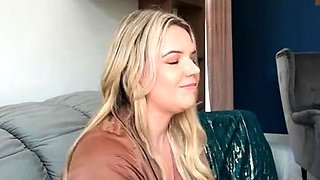 SashaCurves & Anna Scot - A Family Vacation