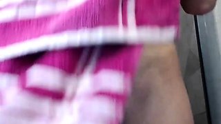 Skinny 18 YO Amateur Shows Huge Lips on Webcam