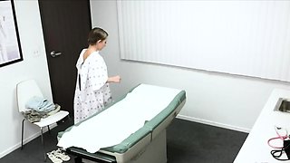 Sloppy bj and wild pussy fingering at doctors office