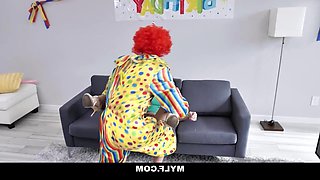 The entertainer for celebrations engages in sexual activity with the attractive Alana Cruise.