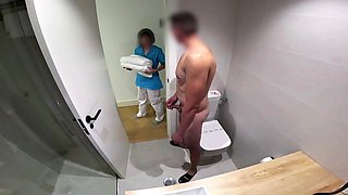 APARTMENT SERVICE! Timid young maid gives a fellatio to a abnormal motel guest