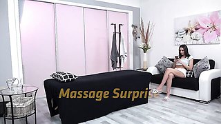 Cover-girl Nicole Love's vipissy video