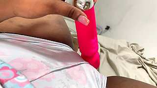 I put on tight shorts and itch my vagina and I manage to get a good orgasm