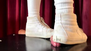 Sneaker Ballbusting Studio - Goddess Green Ballbusting