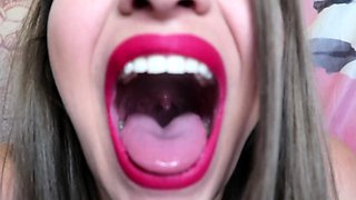 Brunette Solo Webcam Masturbation