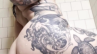 Shower Peeker: Stripping Down and Getting Soapy