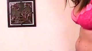 Dominatrix Callie Nicole's Teasing Massage