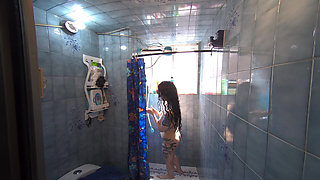 Watch Isis Shower and Get Dressed