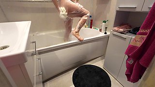 watch on my stepsister in the bathroom. what lovely big natural boobs and juicy pussy