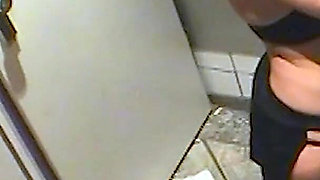 Amateur Sex on the Toilet