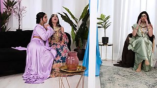 Fingering, Licking and Orgasms in hot Indian Lesbian