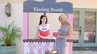 The Kissing Booth With Jenna Reid, Sandy Fantasy - Brazzers