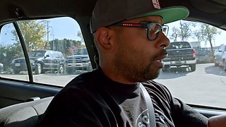 Amateur hottie fucked outdoor in public