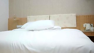 Cute amateur teen babe toying her tight ass in bed on cam