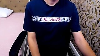 Amateur webcam girl masturbate big dildo
