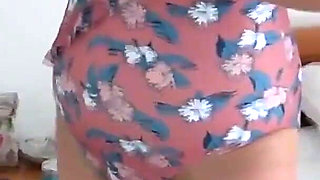 Latina MILF Shaves Her Hairy Pussy to Put on a Beach Bikini