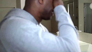 Petite Avery Black Blows BBC In The Car Before Start
