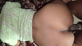 Desi girl friend gar bula kar pela.