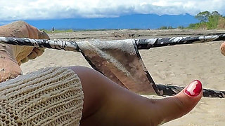 I Like to Touch Myself Until I Reach Orgasm on the Beach While Being Watched