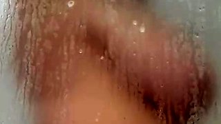 Big boob brunette masturbates on webcam