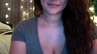 Big boob brunette masturbates on webcam