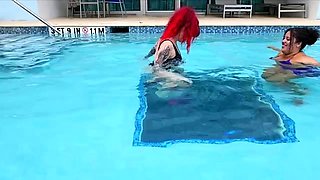 Ginger Rae xoxo - Ignored By A Pool In Miami - Ignore and