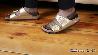 Minimalistic Nylon Moments - Dangling & Shoeplay