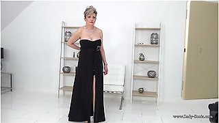 Lady Sonia In Joi Fun With Cuckoldrix Tease