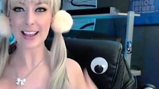 Beautiful blond babe with big boobs masturbating