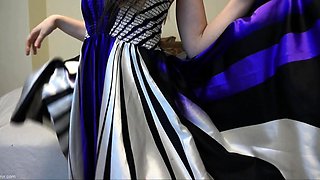 Small titted brunette teen fingering on the bed