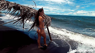 Sexy Model in Blog From Paradise Place