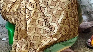 I Had Sex with My Indian Aunt While She Was Eating Fruits in the Evening.