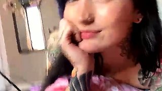 Hot amateur webcam teen masturbates for their fans