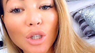 amateur blonde solo webcam