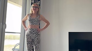 New Neighbor Lady Introduces Herself