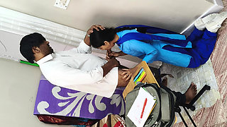 Desi Indian school girl tight pussy fuck in oyo GF BF Xxx, Desi indian MMS School girl sex