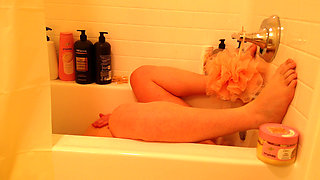 SEXY FAT BBW PREGNANT MILF WITH HUGE NATURAL BOOBS MASTURBATES IN BATHROOM BY WATER PRESSURE - AMATEUR ARABIAN SNOWWHITE