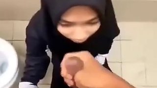 Hijab Toilet Student 18