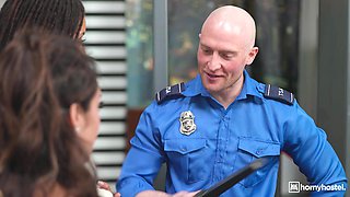 Zac Wild's Wild Anal Passion in a Steamy Encounter